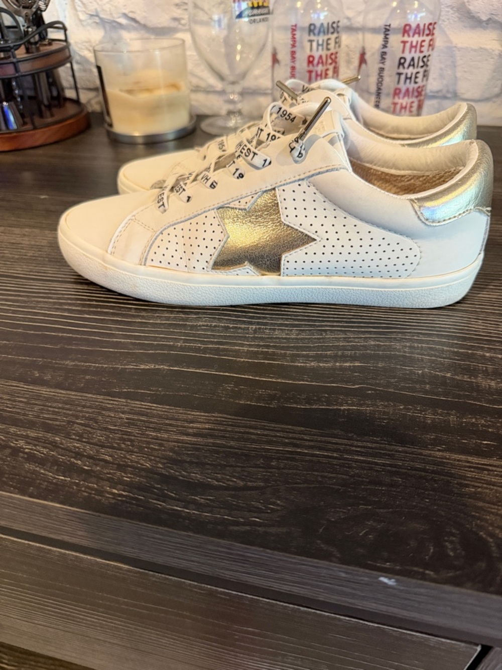 Vintage Havana White Sneakers with Metallic Star Accent - Picture 3 of 7